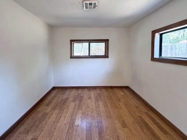 Building Photo - 3817 E Amazon Dr