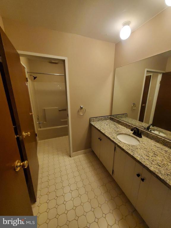 Building Photo - 48 Muirfield Dr