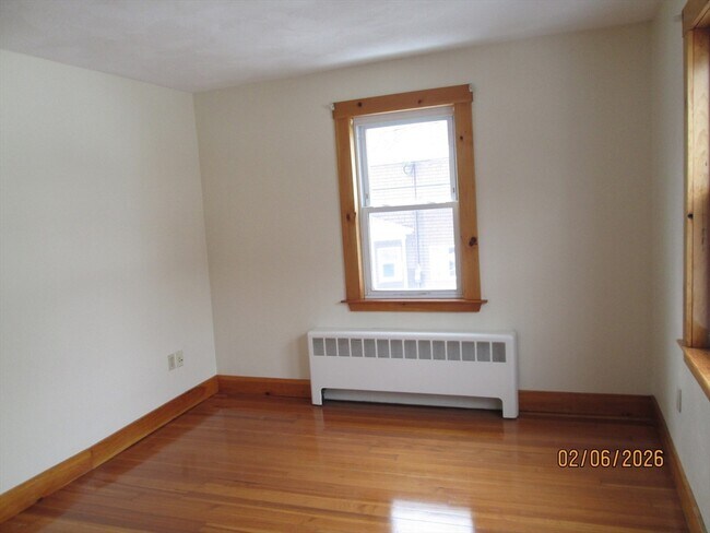 Building Photo - 38 Forest St