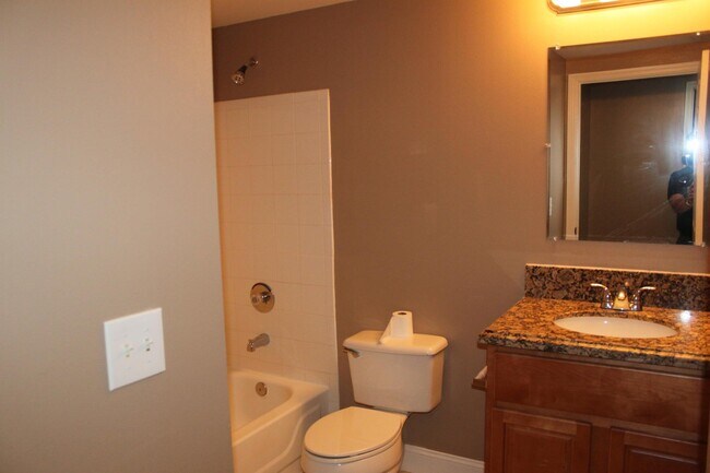 Building Photo - 10354 Fox Trail Rd S
