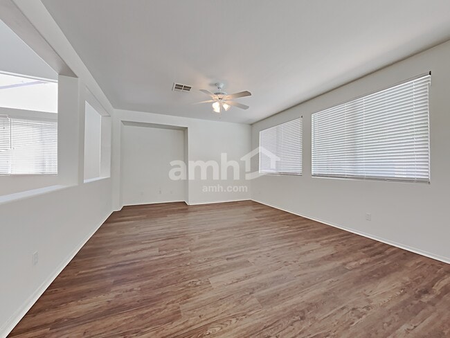 Building Photo - 9055 Hunting Arrow St