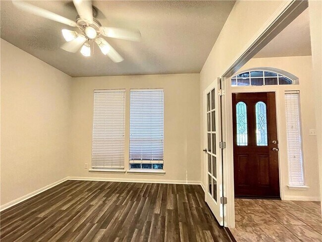 Building Photo - 906 Mesquite Hollow Pl