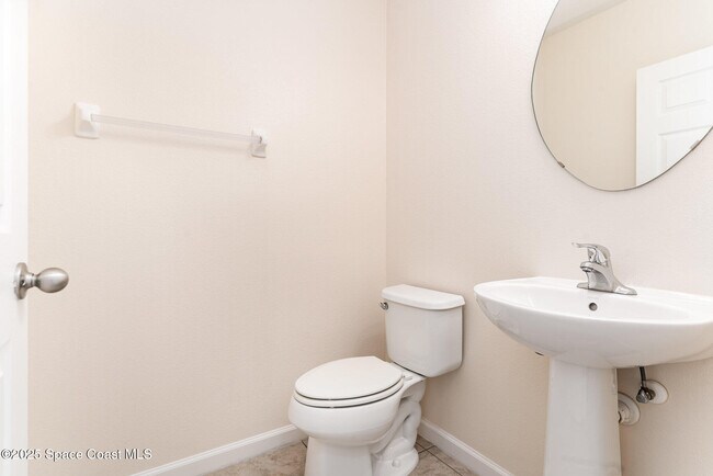Building Photo - 1695 Litchfield Dr