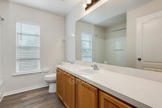 Building Photo - 402 Hearthside Ct