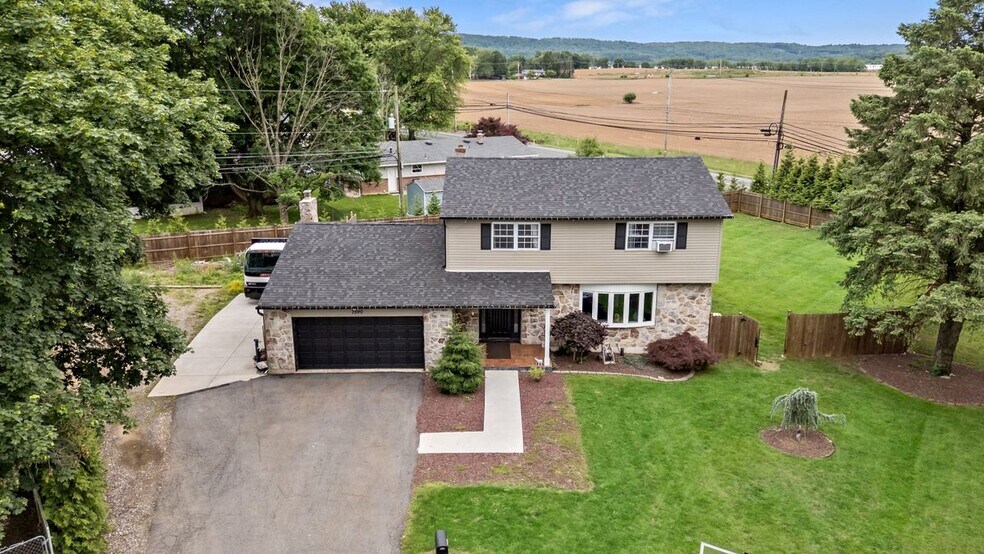 Building Photo - 7590 Violet Cir