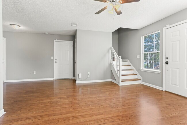 Building Photo - 3141 W Point Cir