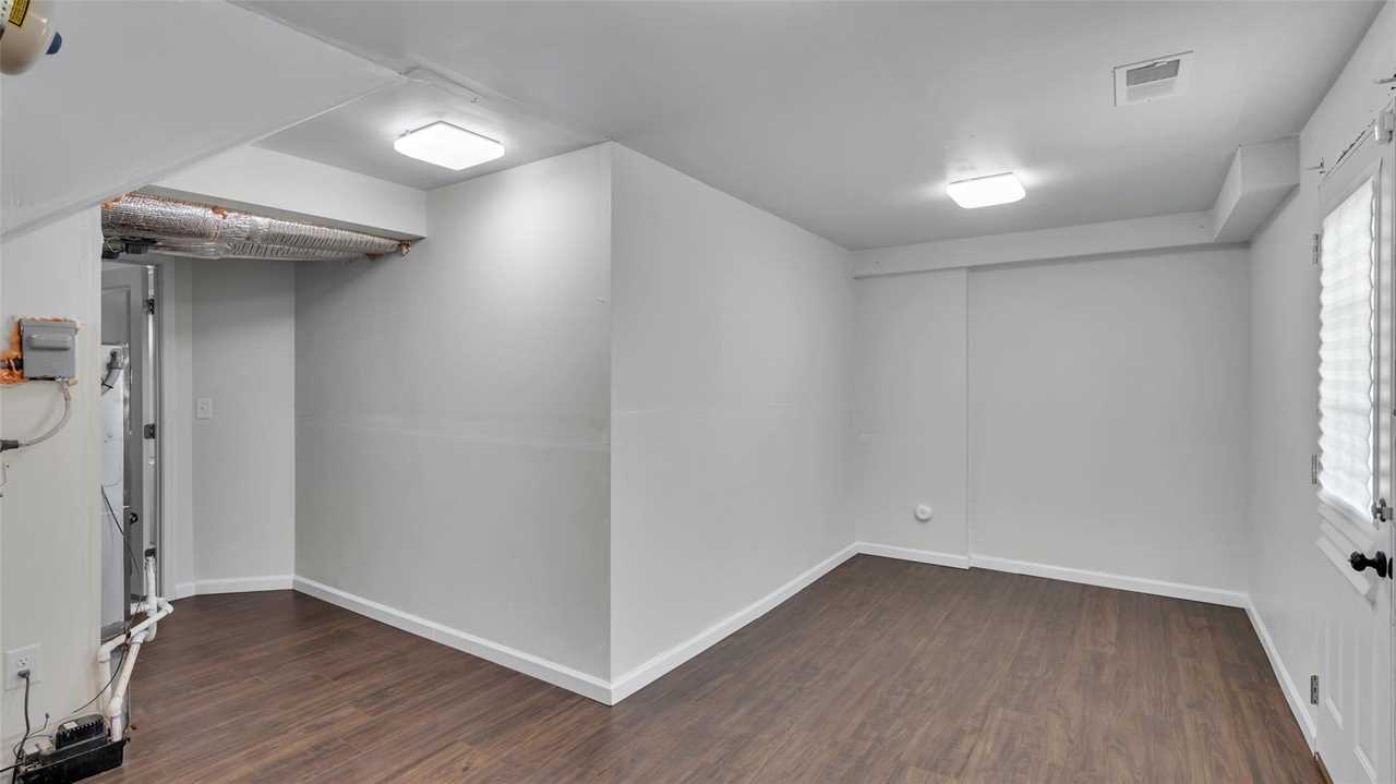 Building Photo - 992 Rushing Ln