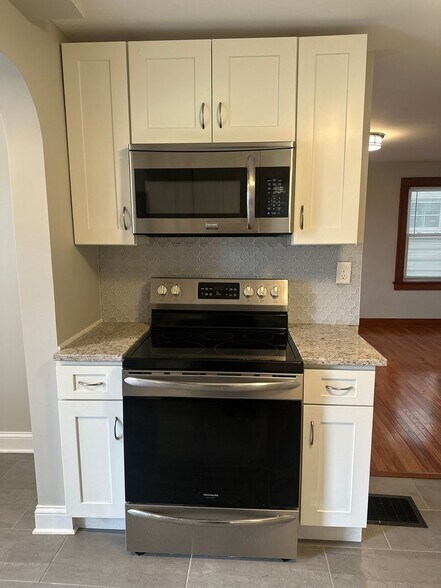 Building Photo - 1288 Linwood Ave