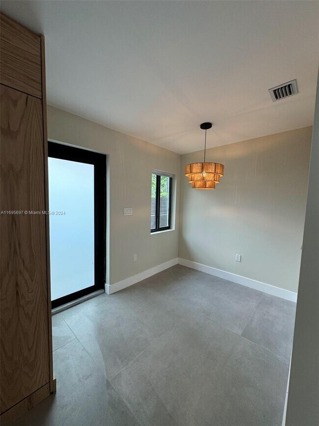 Building Photo - 248 NW 75th St