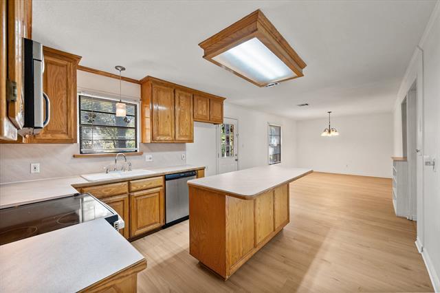 Building Photo - 344 Bedford Ct E