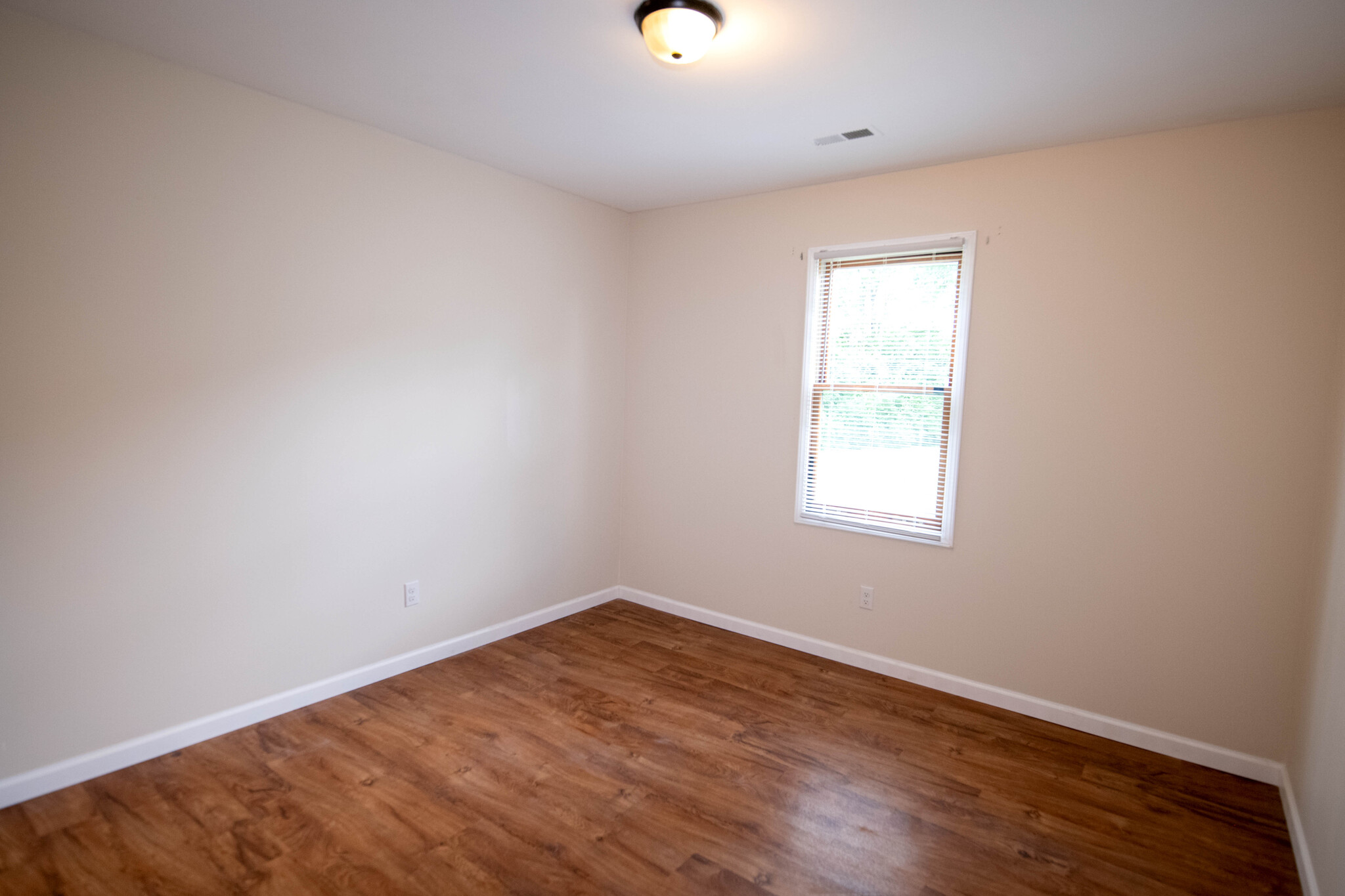 Building Photo - 140 Pierre Pl