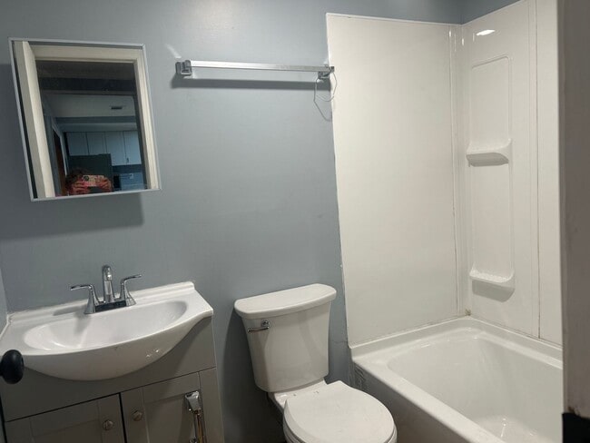 Building Photo - 206 Whitehead St