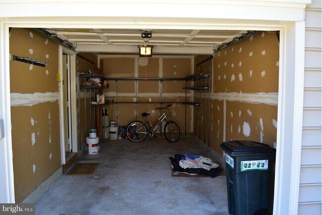 Building Photo - 2518 James Maury Dr