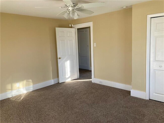 Building Photo - 106 Church Ave