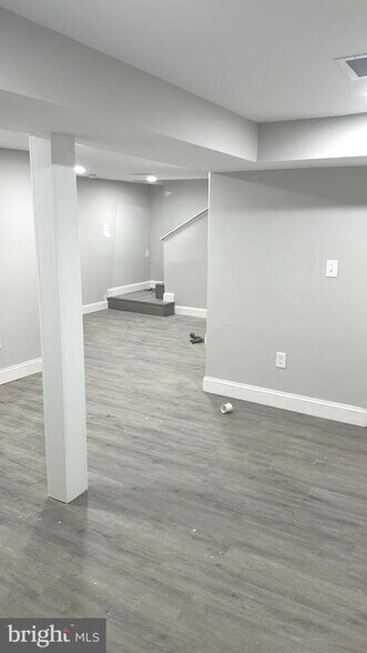 Building Photo - 7967 Foster Ave