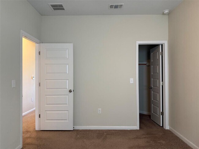 Building Photo - 9712 Grapevine Leaf Dr