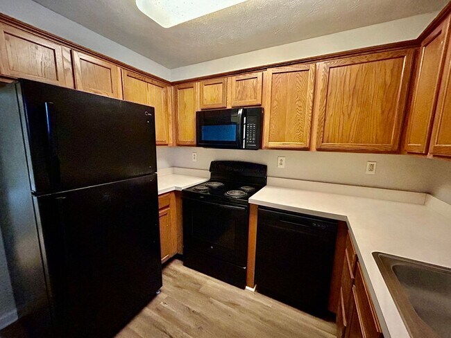 Building Photo - 219 Simba Way