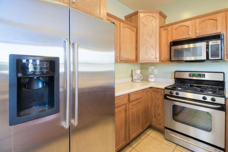 Building Photo - 1504 E Helen Way