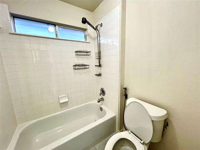 Building Photo - 3301 Bluegrass Dr