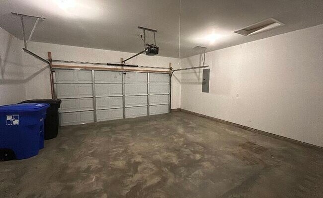 Building Photo - 1027 Echo Rdg Rd