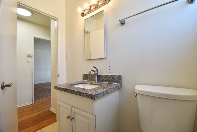 Building Photo - 5103 Cahuenga Blvd