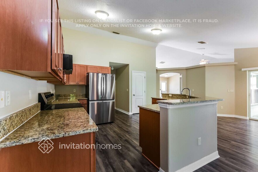 Building Photo - 752 Westview Dr