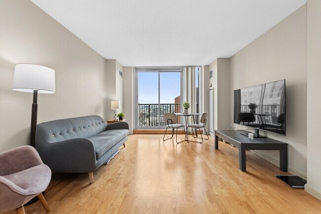 Primary Photo - 8 Museum Way