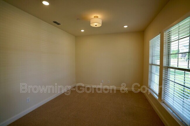 Building Photo - 797 Ravensdowne Dr