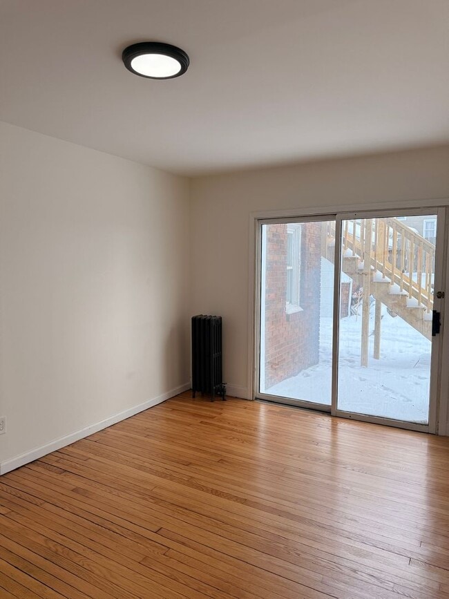 Building Photo - Oakland-Akron