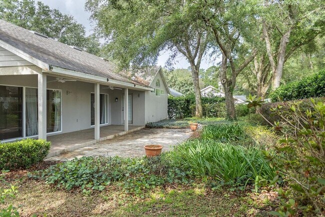 Building Photo - 1407 Whispering Woods Way