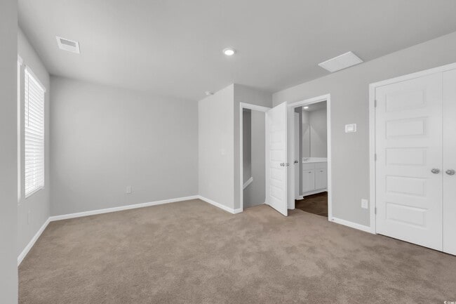 Building Photo - 2087 Victory Wy