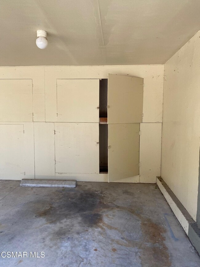 Building Photo - 2654 La Paloma Cir