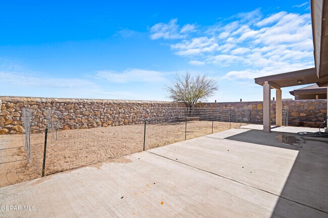 Building Photo - 2404 Escape Point St