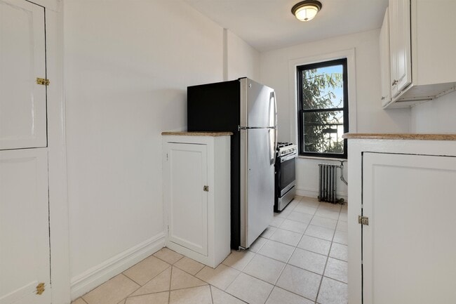 Building Photo - 56 Glenwood Ave