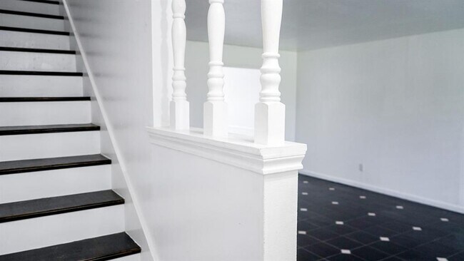 Building Photo - 6708 Biggs Ct