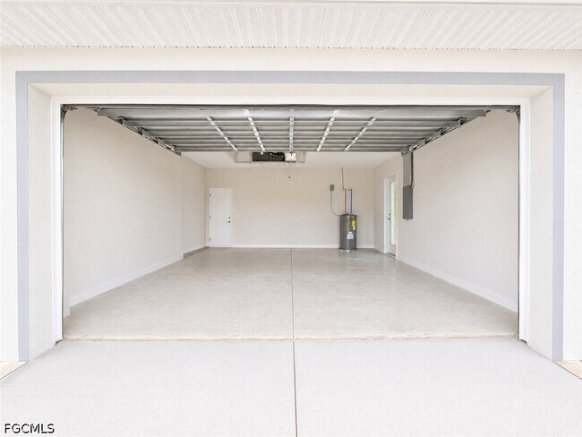 Building Photo - 2116 NE 22nd Ave