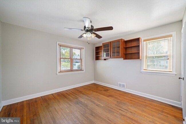 Building Photo - 214 Maryland Ave