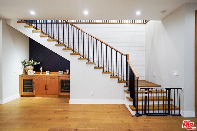 Building Photo - 4145 Tujunga Ave