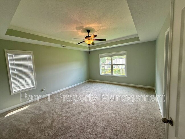 Building Photo - 674 Bristol Way
