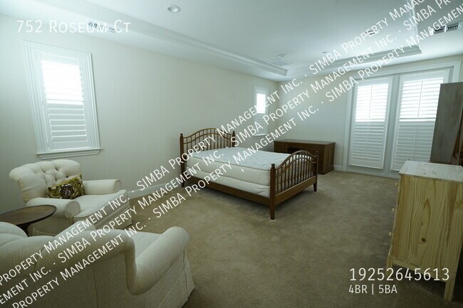 Building Photo - 752 Roseum Ct
