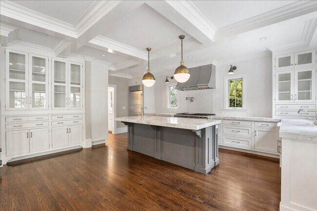 Building Photo - 1133 42nd St
