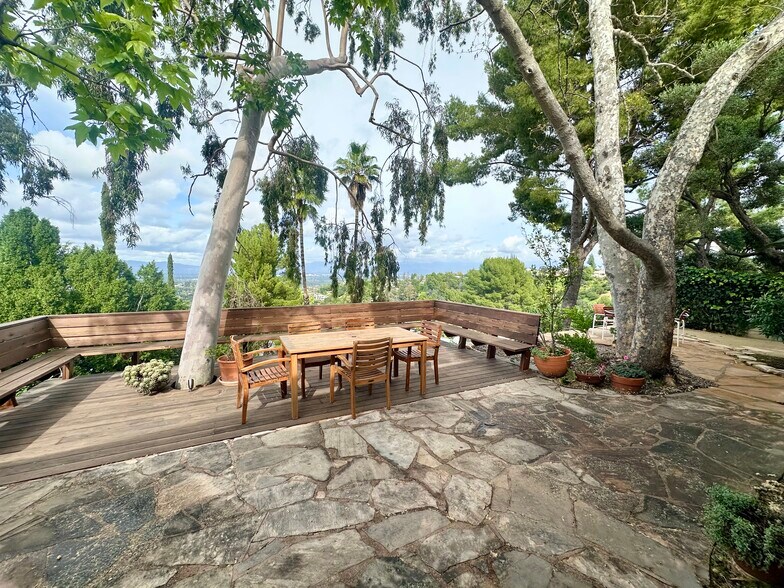 Building Photo - 16703 Alginet Pl