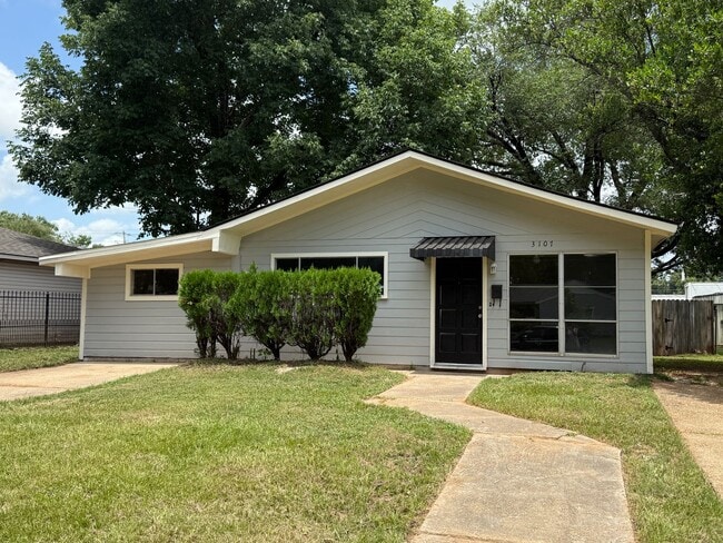 Building Photo - 3107 Stafford St