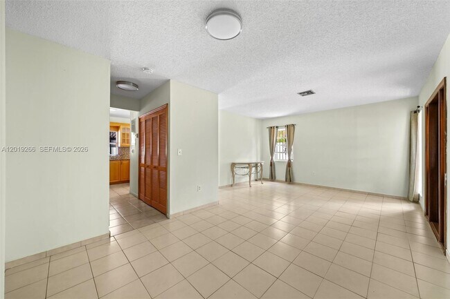 Building Photo - 13 SW 97th Pl