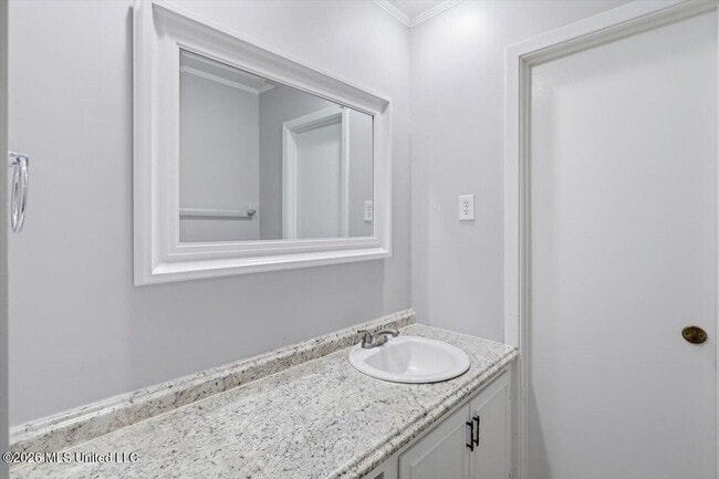 Building Photo - 104 Park Trail