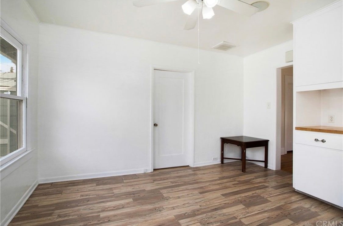 Breakfast nook - 2213 Arizona Ave