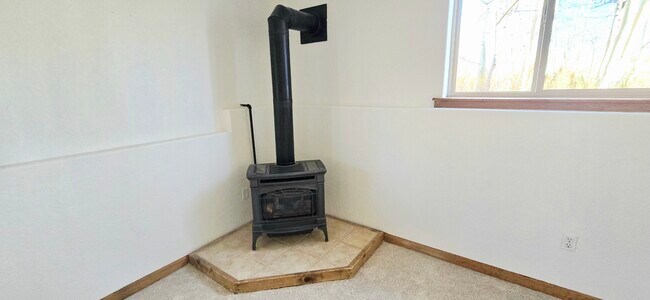 Building Photo - 56 Sheep Ridge Rd