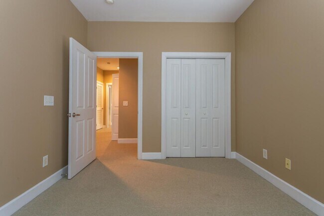 Building Photo - 114 Haven Cir