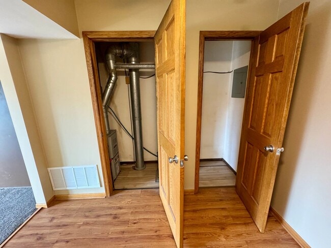 Building Photo - Updated 2BR Condo in Fox Meadows – New Flooring + Appliances