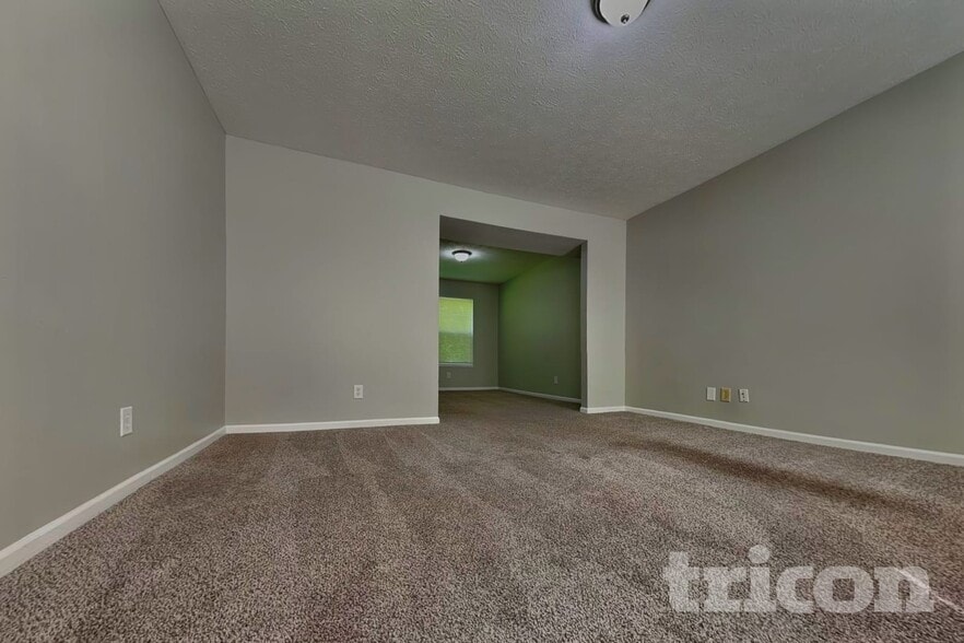 Building Photo - 1426 Auburn Dr